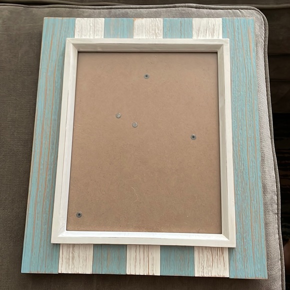 Stylish distressed wood frame - Picture 1 of 3